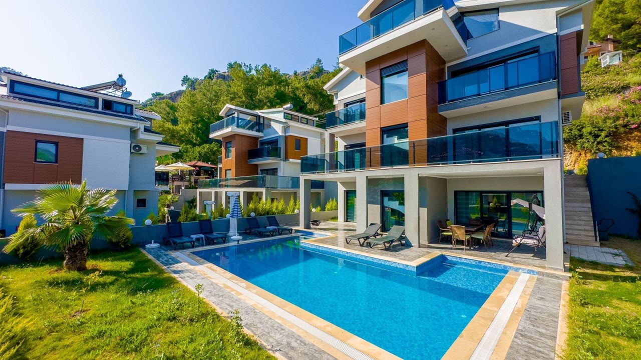 Villa in Fethiye, Turkey, 300 m² - picture 1