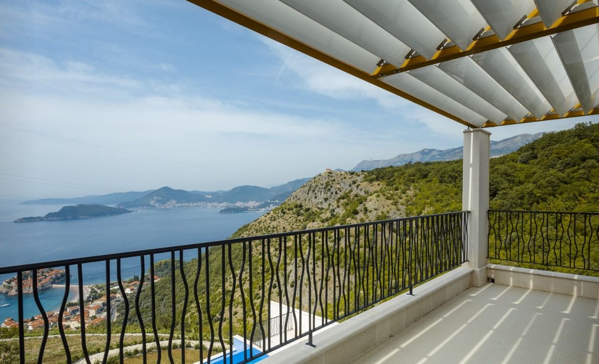 Villa en Budva, Montenegro, 450 m² - imagen 1