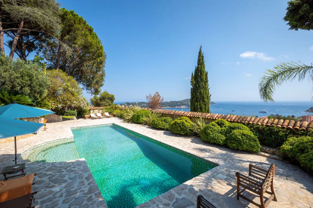 Villa in Villefranche-sur-Mer, France, 550 m² - picture 2