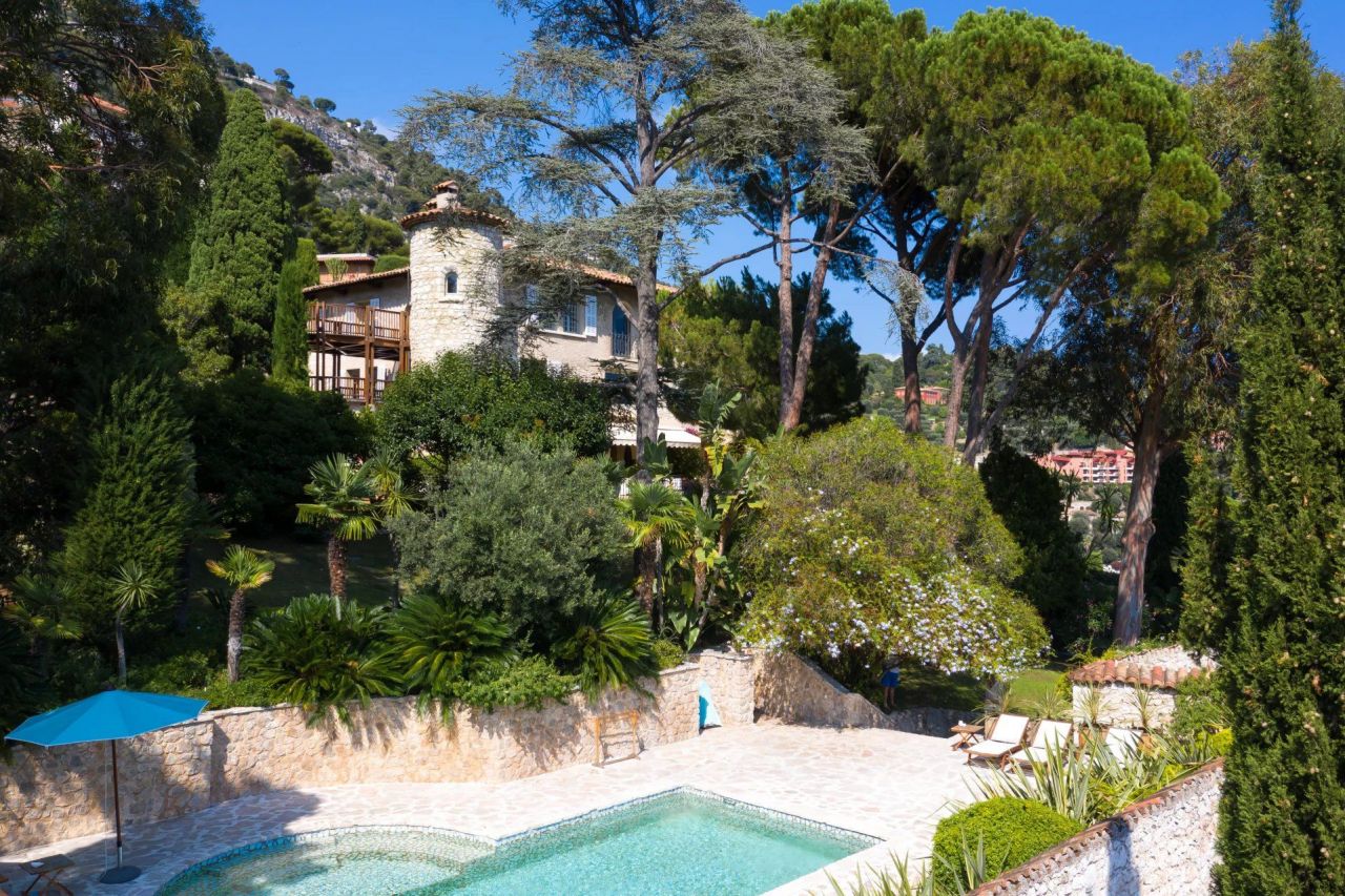 Villa in Villefranche-sur-Mer, France, 550 m² - picture 1