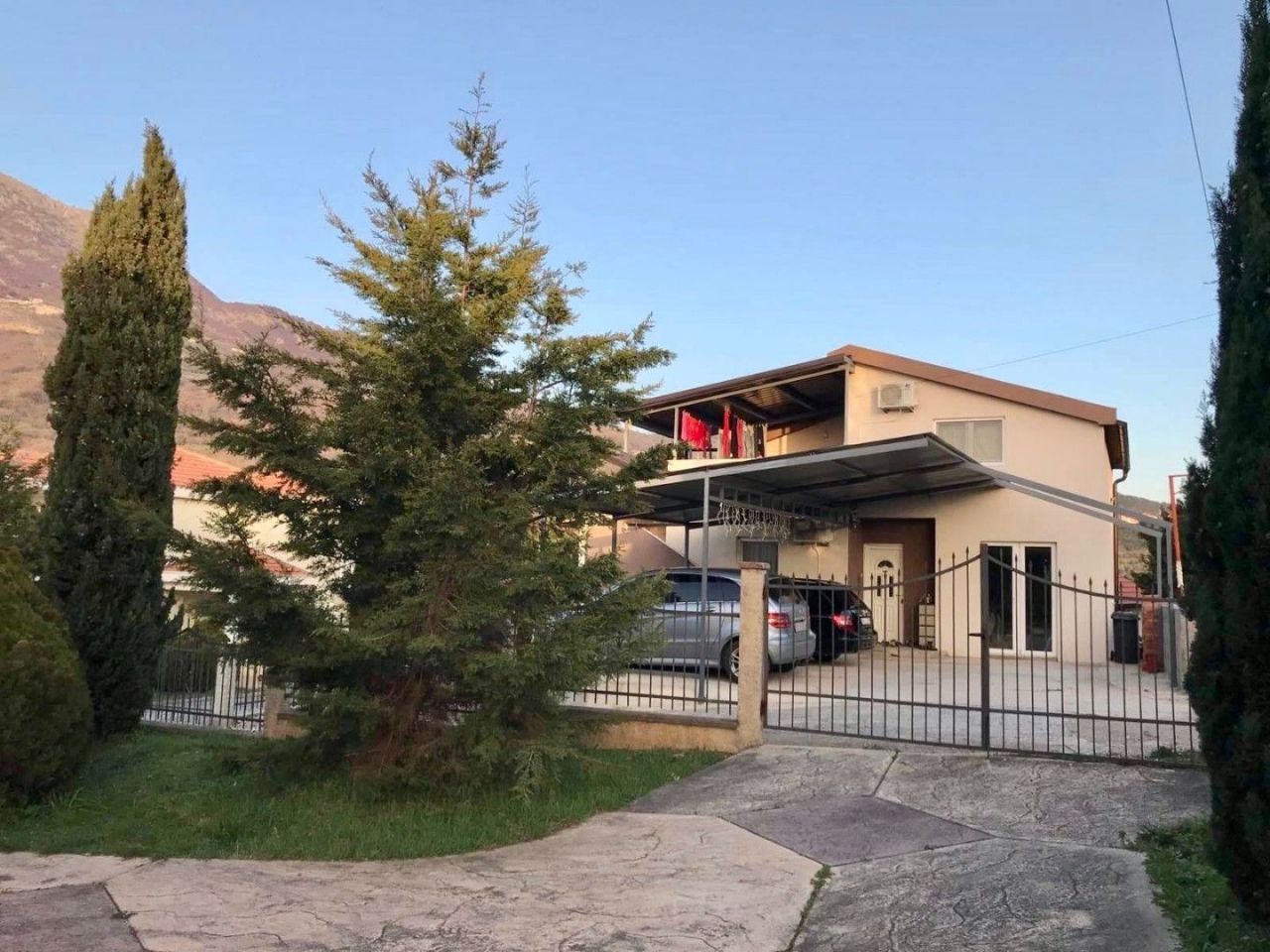 Haus in Dobra Voda, Montenegro, 150 m² - Foto 1