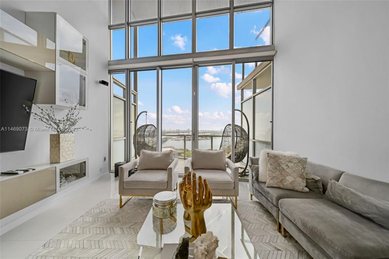 Loft à Miami, États-Unis, 150 m² - image 2