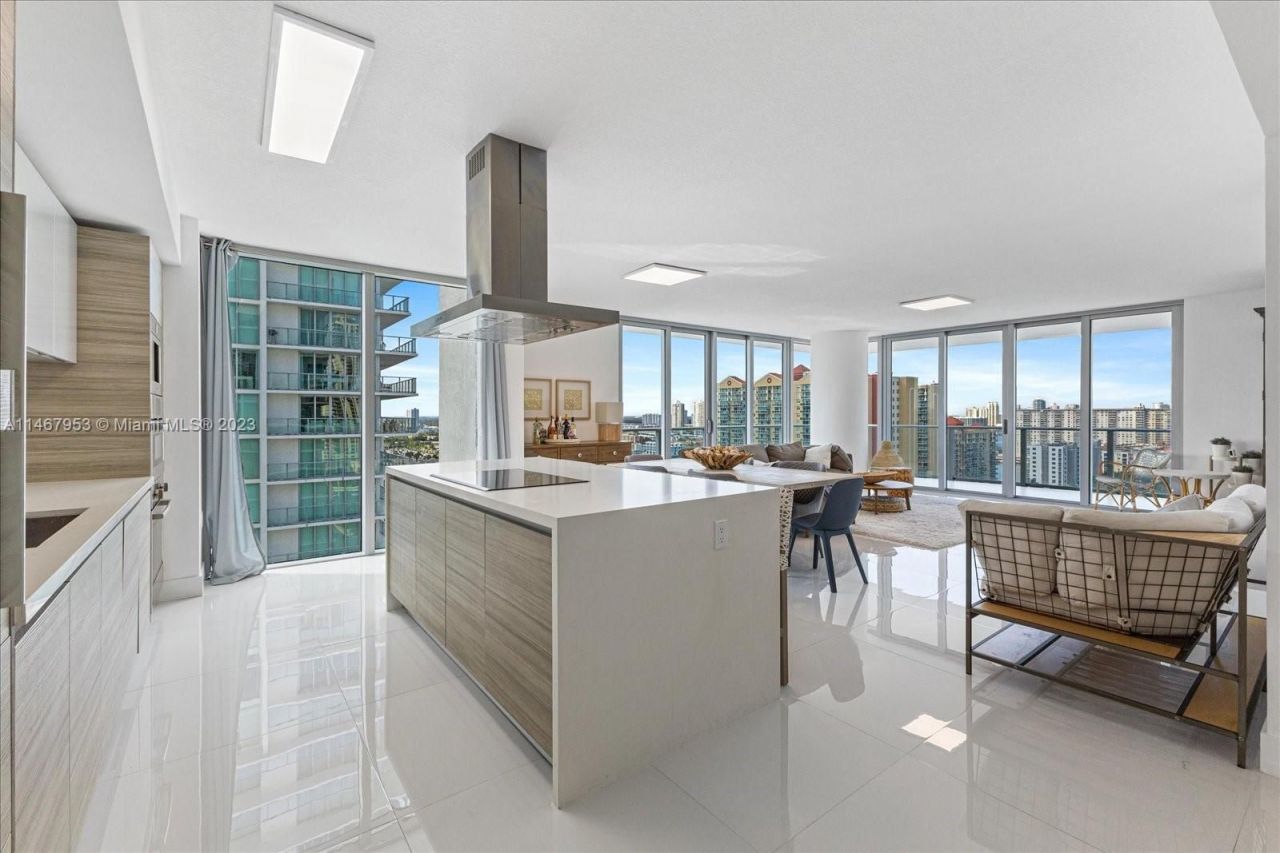 Piso en Miami, Estados Unidos, 170 m² - imagen 1