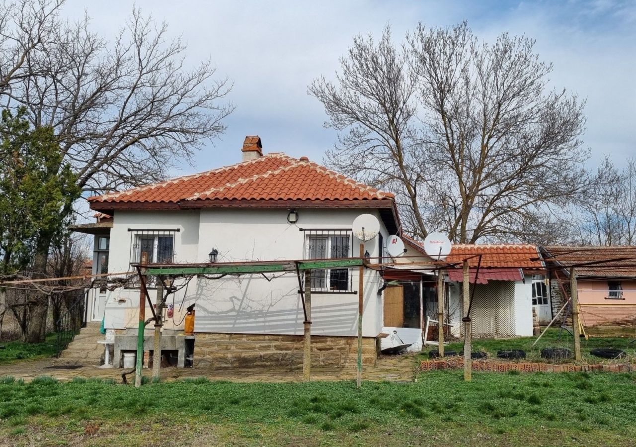 Maison à Svetlina, Bulgarie, 160 m² - image 1