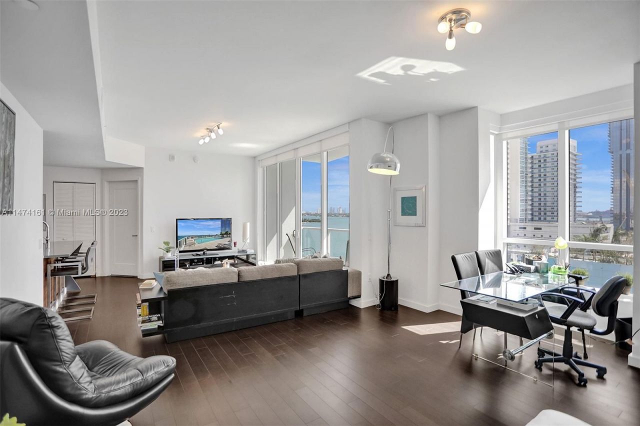 Piso en Miami, Estados Unidos, 75 m² - imagen 9