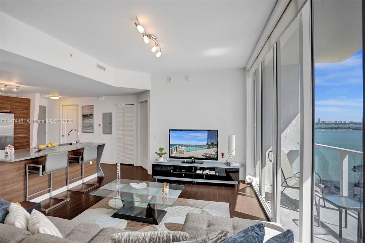 Piso en Miami, Estados Unidos, 75 m² - imagen 10