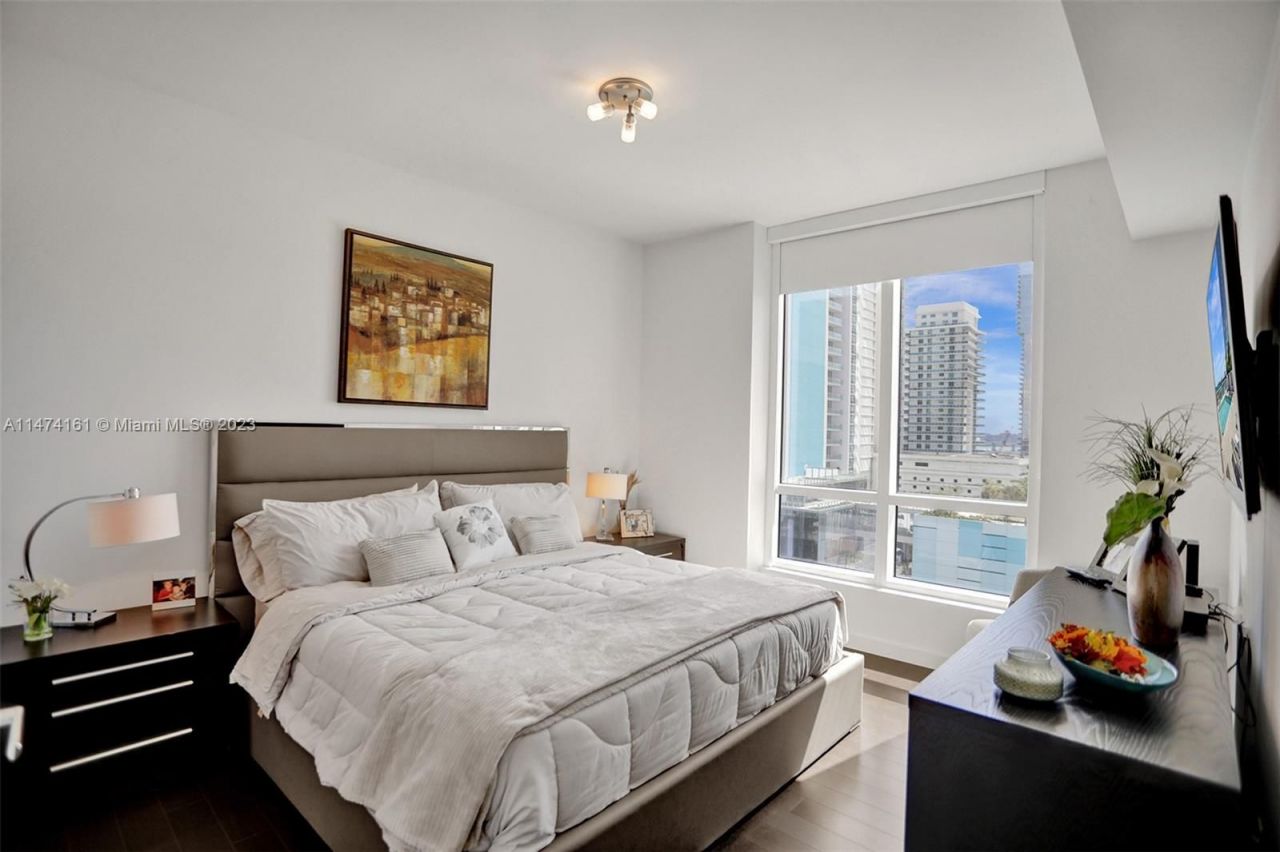 Piso en Miami, Estados Unidos, 75 m² - imagen 11