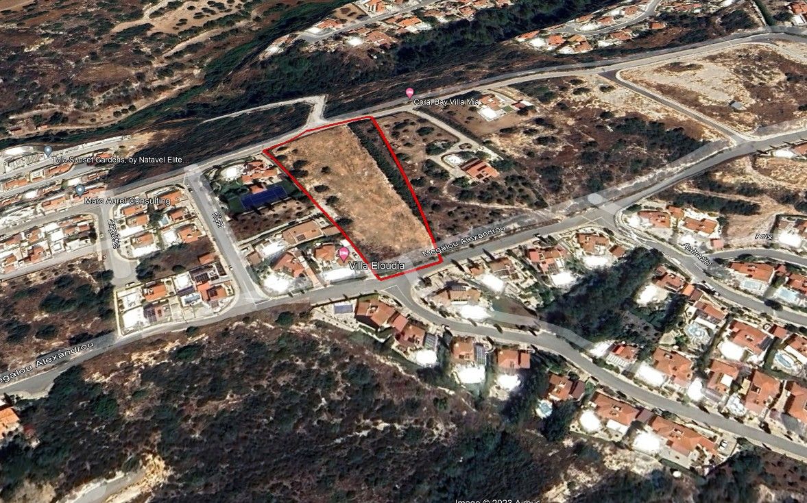 Terrain à Paphos, Chypre, 7 358 m² - image 1