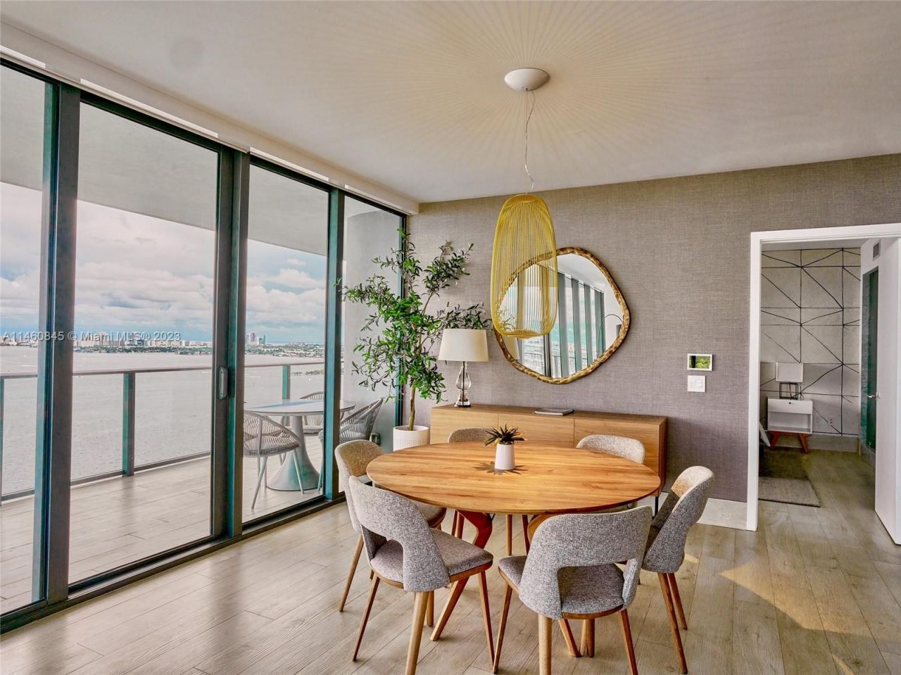 Flat in Miami, USA, 150 m² - picture 8