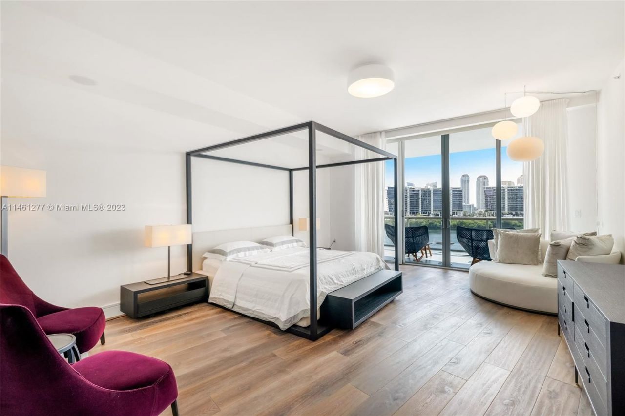 Flat in Miami, USA, 270 m² - picture 12