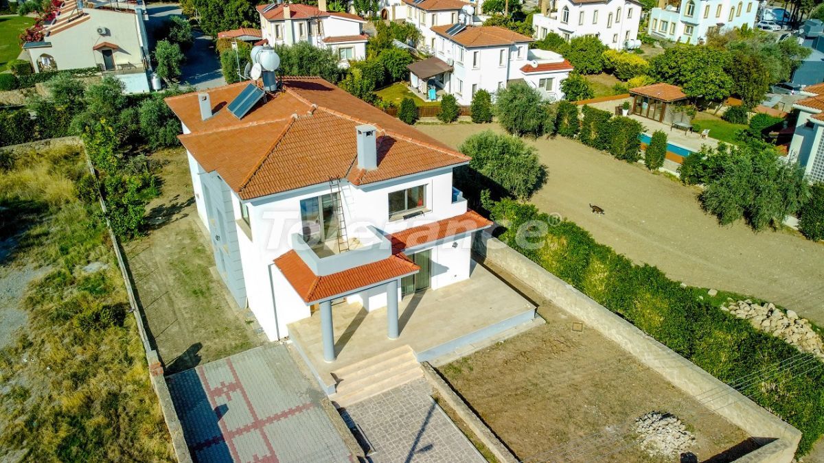 Villa à Kyrenia, Chypre, 265 m² - image 1