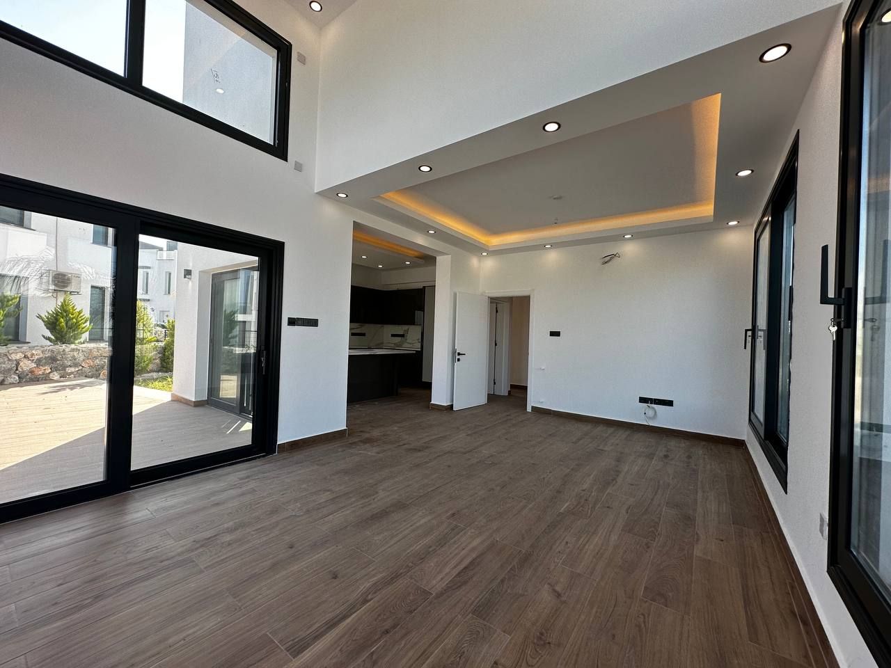 Villa in Karşıyaka, Zypern, 220 m² - Foto 1