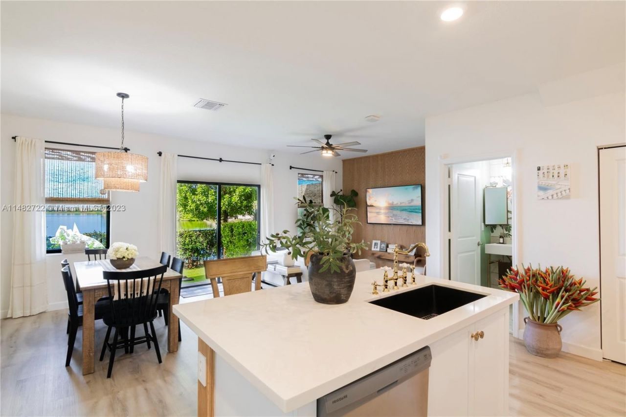 Townhouse in Miami, USA, 130 m² - picture 9