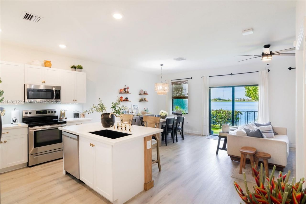 Townhouse in Miami, USA, 130 m² - picture 8