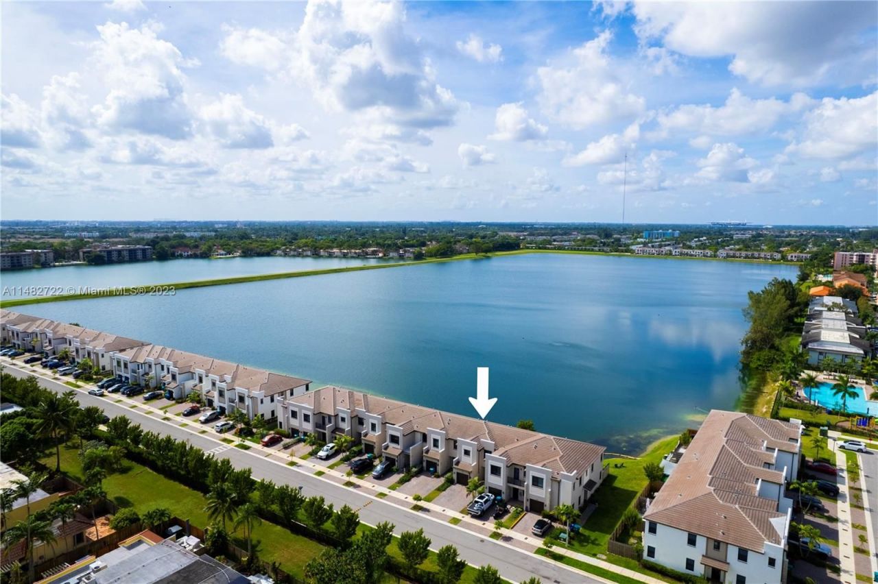 Townhouse in Miami, USA, 130 m² - picture 3