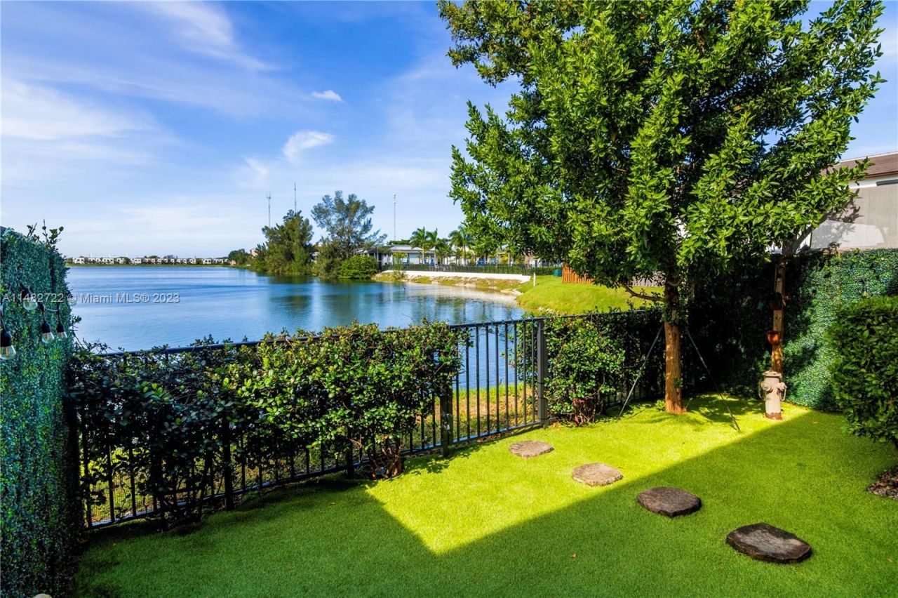 Townhouse in Miami, USA, 130 m² - picture 11