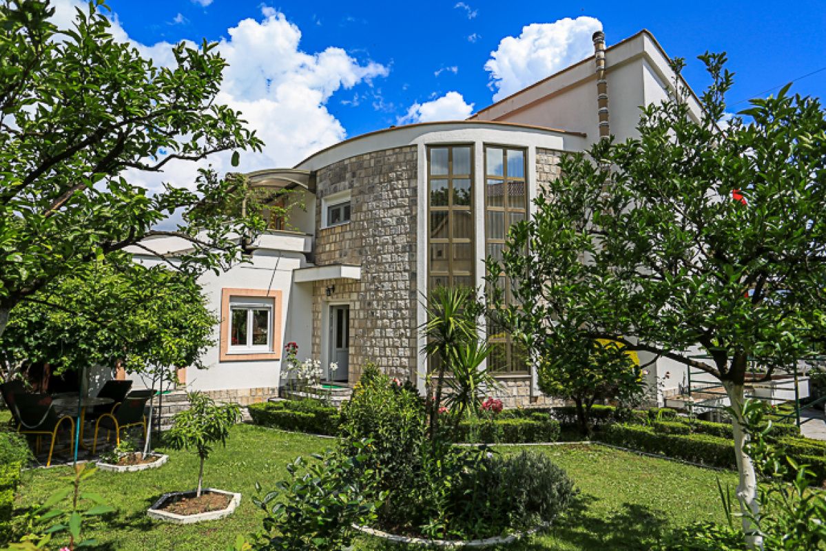Haus in Herceg-Novi, Montenegro, 159 m² - Foto 1