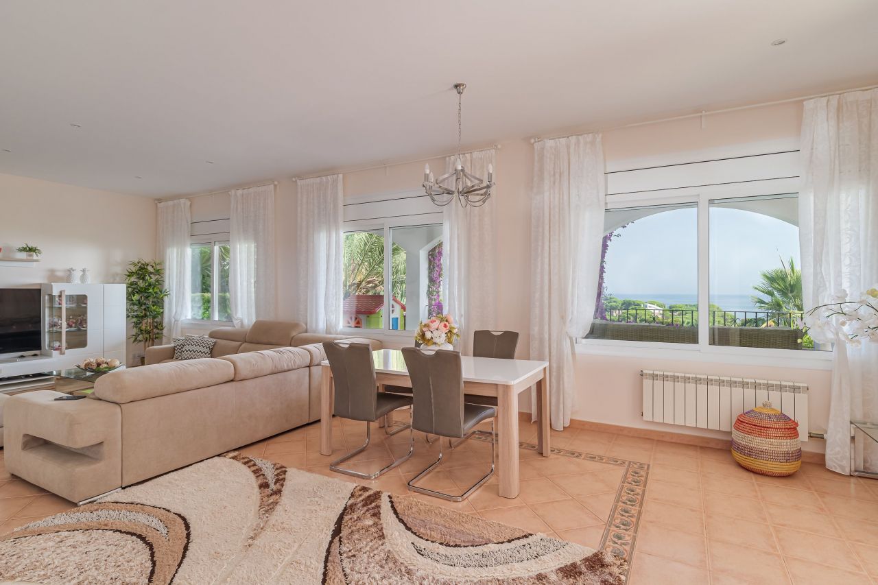 Villa en San Pol de Mar, España, 361 m² - imagen 12