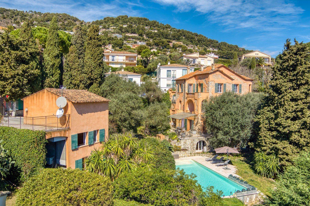 Villa in Roquebrune Cap Martin, Frankreich, 290 m² - Foto 1