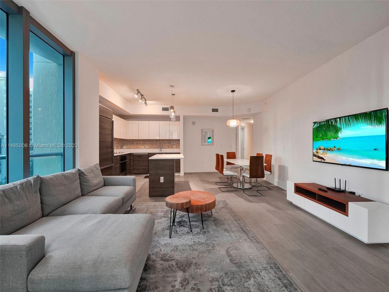 Flat in Miami, USA, 110 m² - picture 2