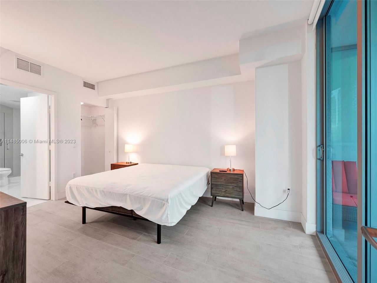 Flat in Miami, USA, 110 m² - picture 12