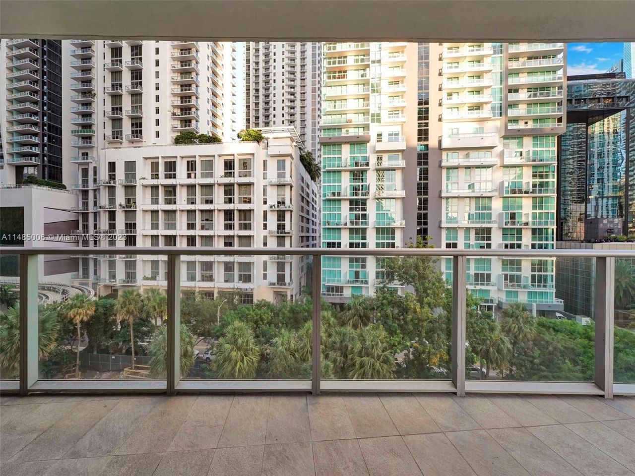 Flat in Miami, USA, 110 m² - picture 8