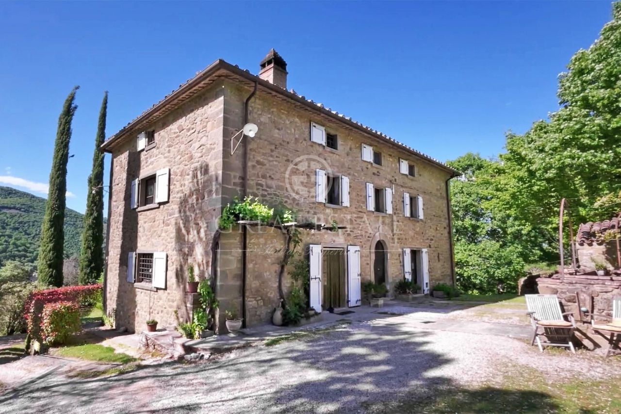 Haus in Citta di Castello, Italien, 479.4 m² - Foto 1