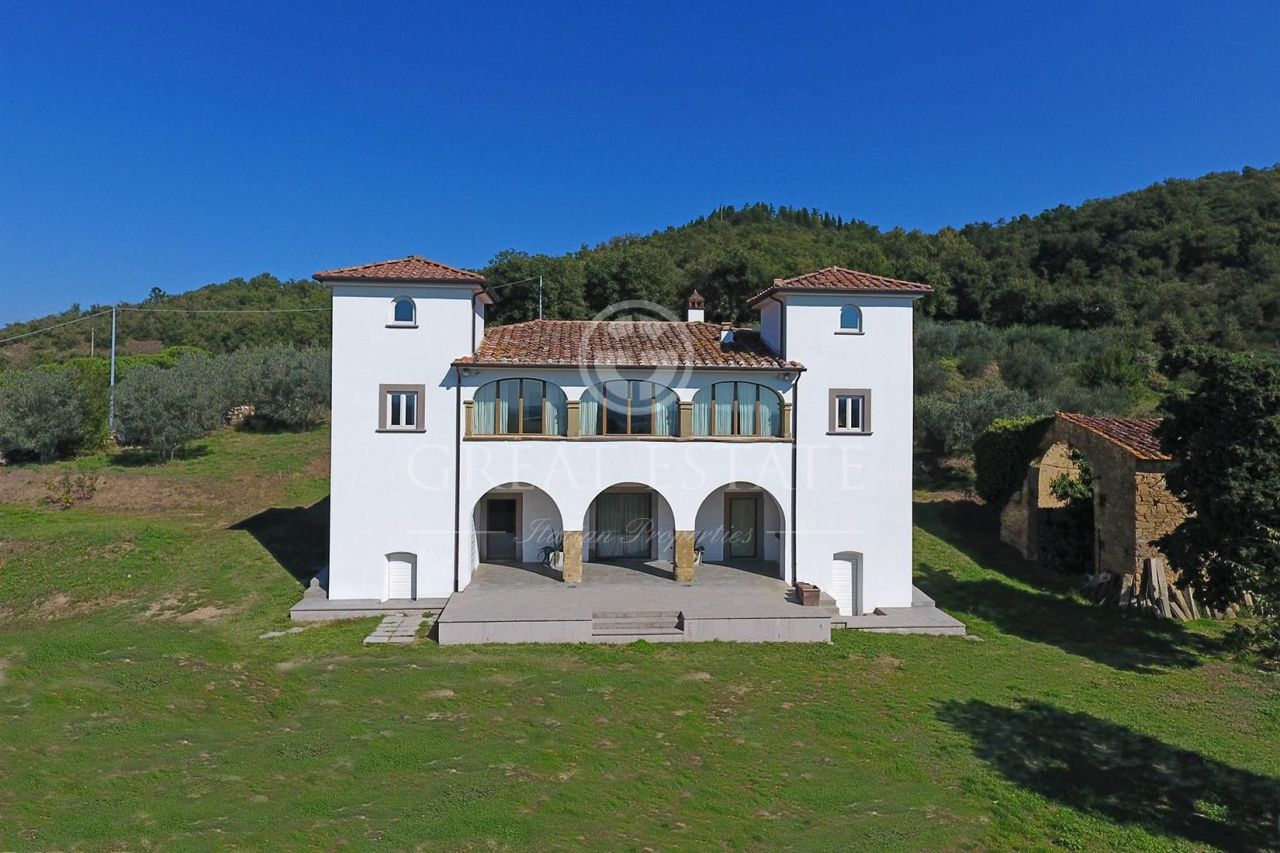 Villa à Arezzo, Italie, 590.1 m² - image 1