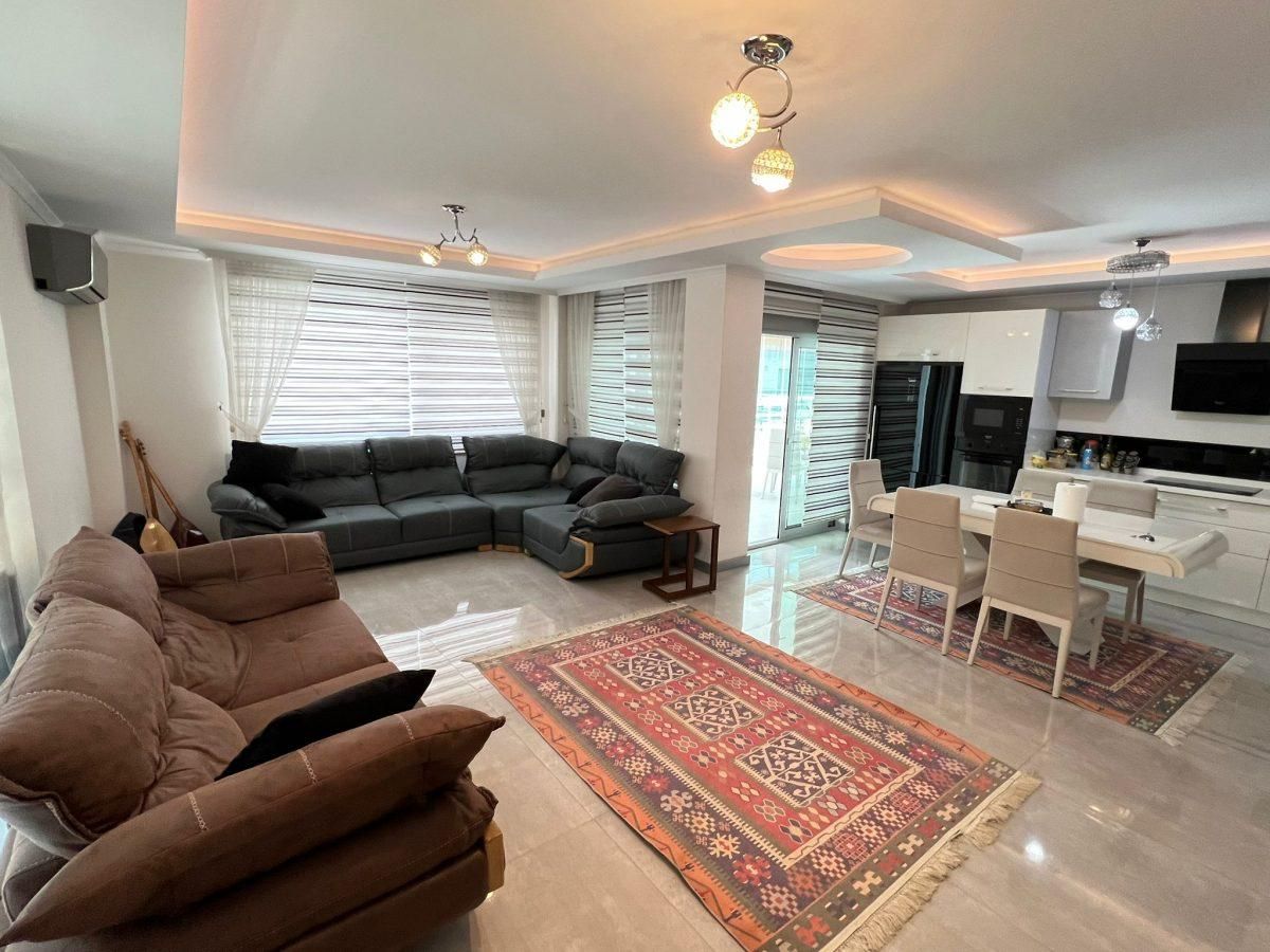 Flat in Alanya, Turkey - picture 1