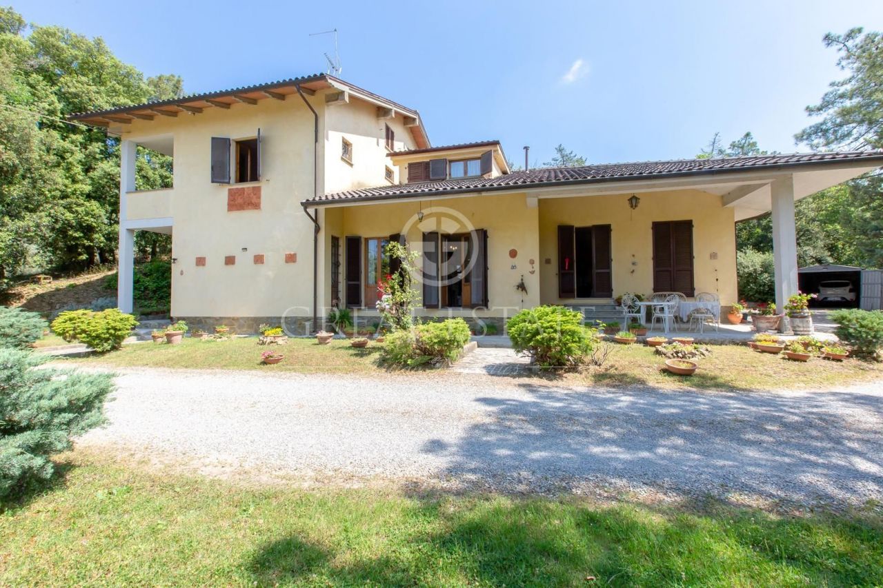 Maison à Castiglion Fiorentino, Italie, 477.5 m² - image 1