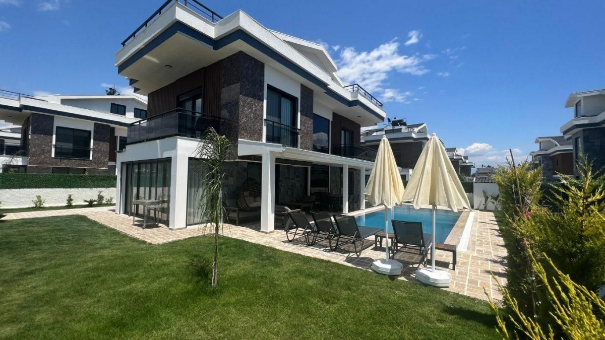 Villa à Fethiye, Turquie, 250 m² - image 1