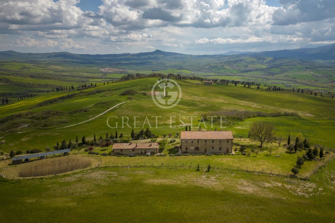 Casa en Pienza, Italia, 546.9 m² - imagen 1