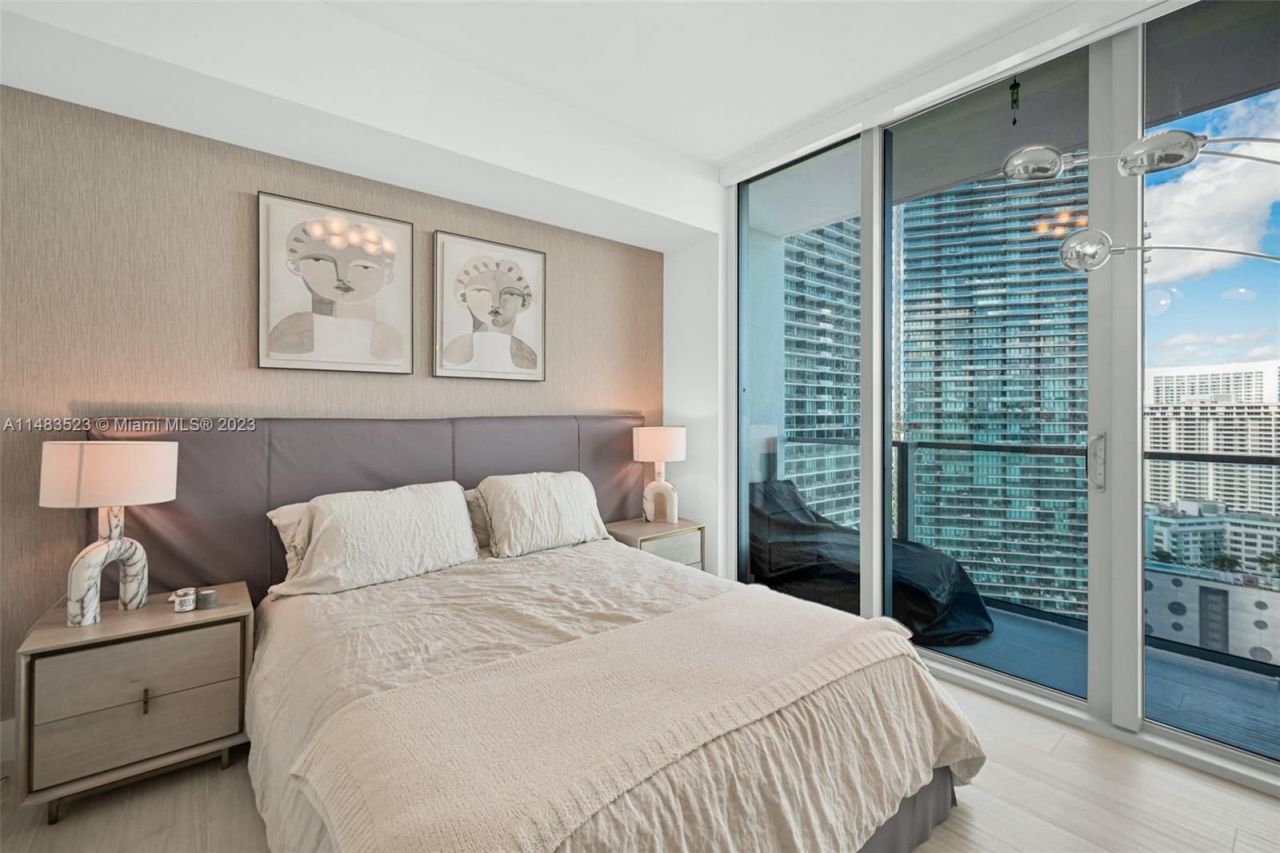 Flat in Miami, USA, 160 m² - picture 6