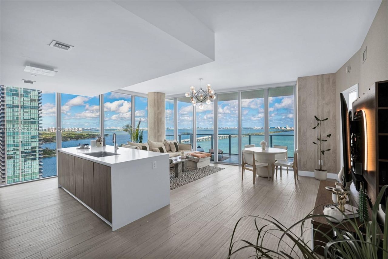 Flat in Miami, USA, 160 m² - picture 2