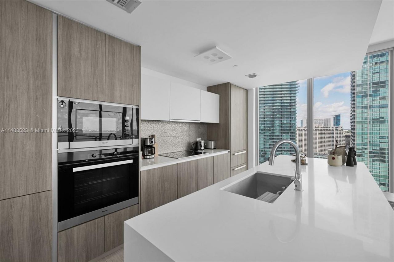 Flat in Miami, USA, 160 m² - picture 12