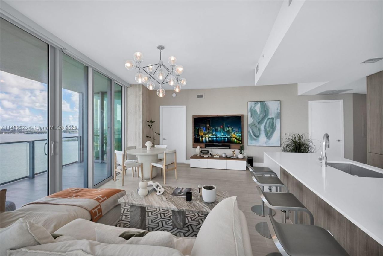 Flat in Miami, USA, 160 m² - picture 14