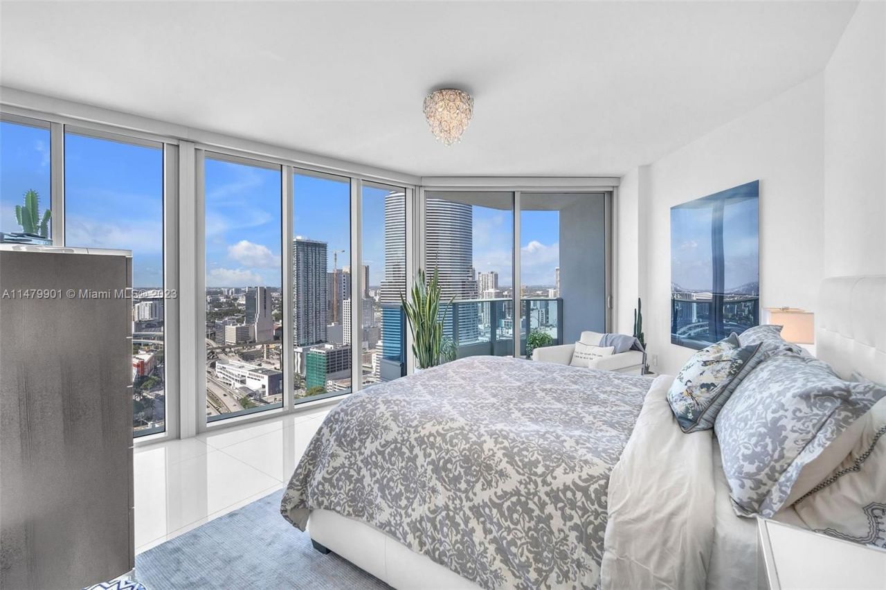 Flat in Miami, USA, 140 m² - picture 9