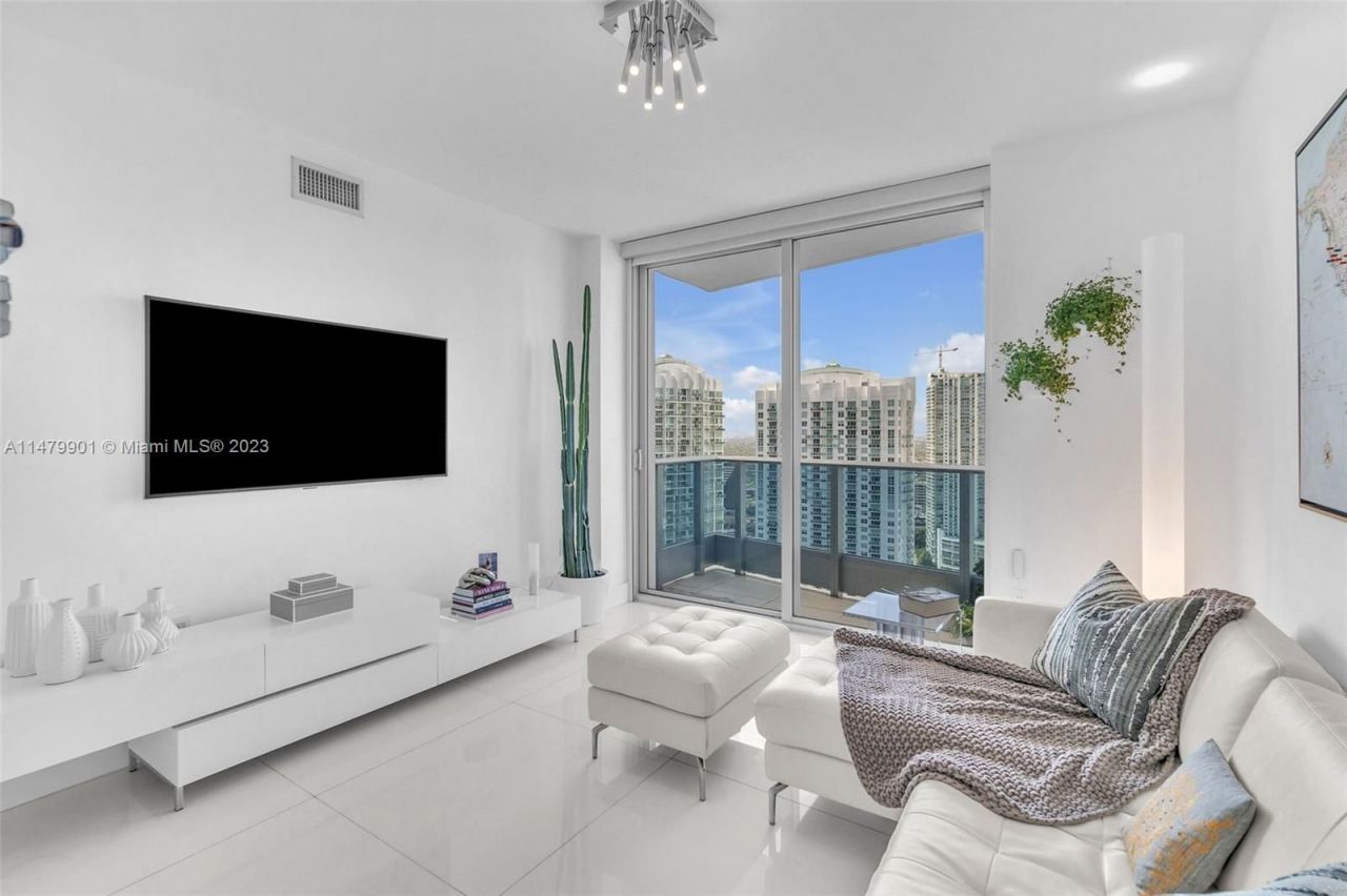 Flat in Miami, USA, 140 m² - picture 13