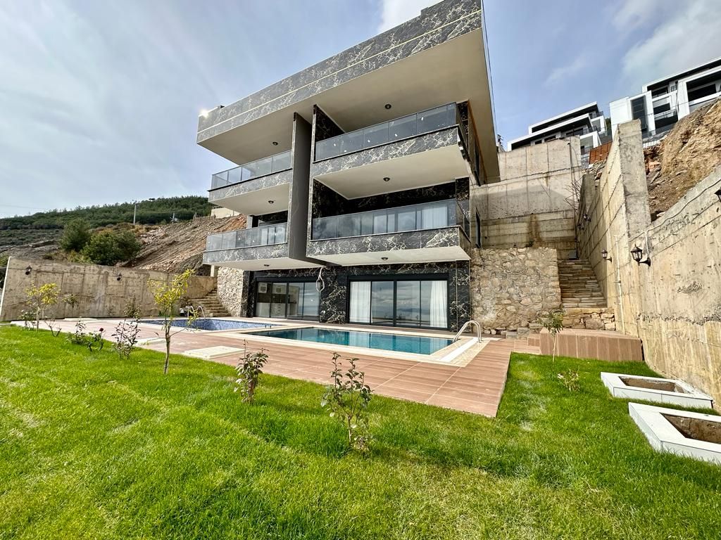 Villa à Alanya, Turquie, 280 m² - image 1