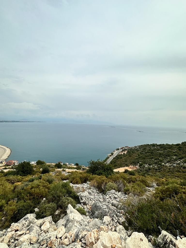 Land in Finike, Turkey, 583 m² - picture 1