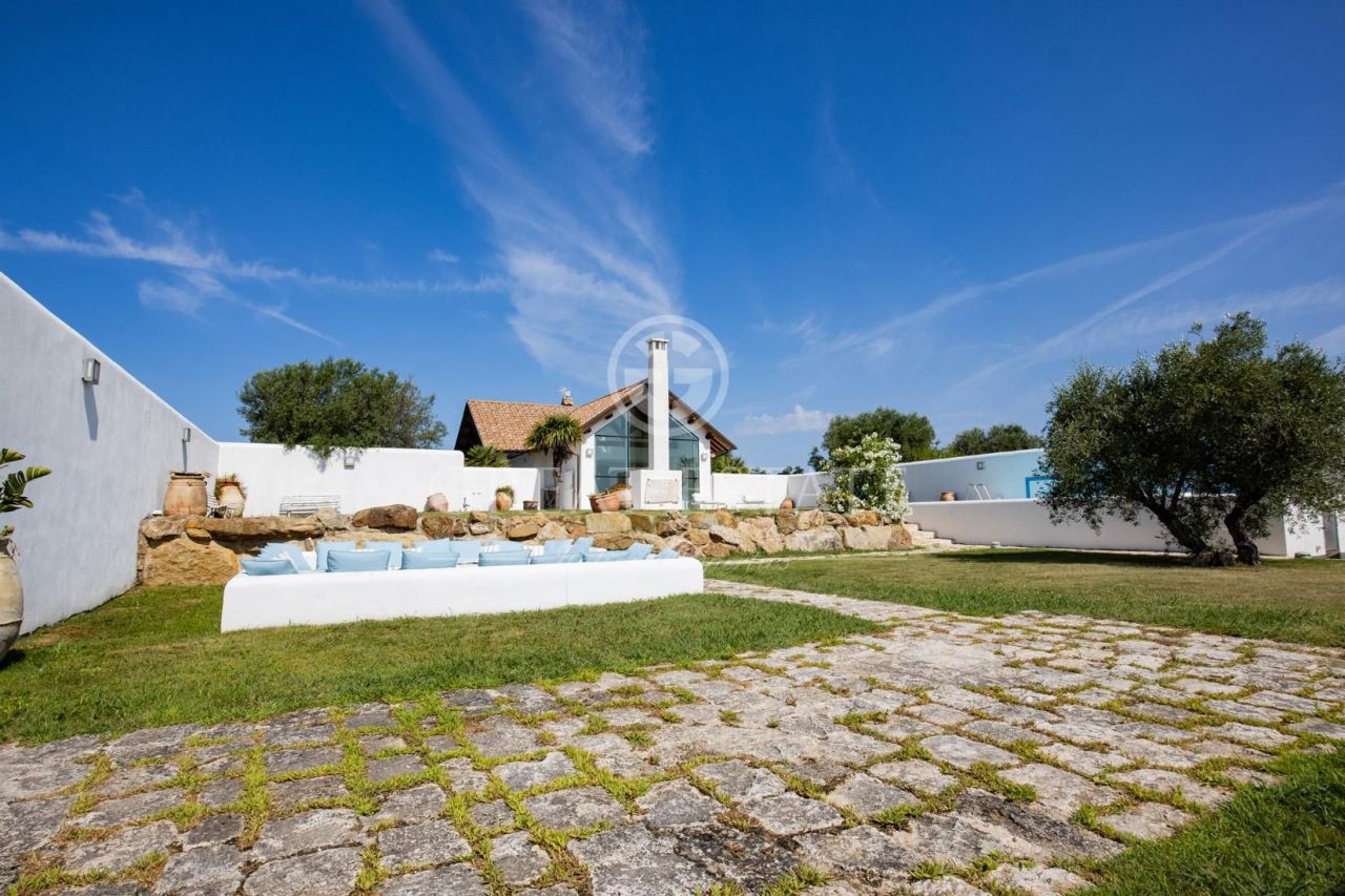 Villa in Viterbo, Italy, 291.1 m² - picture 9