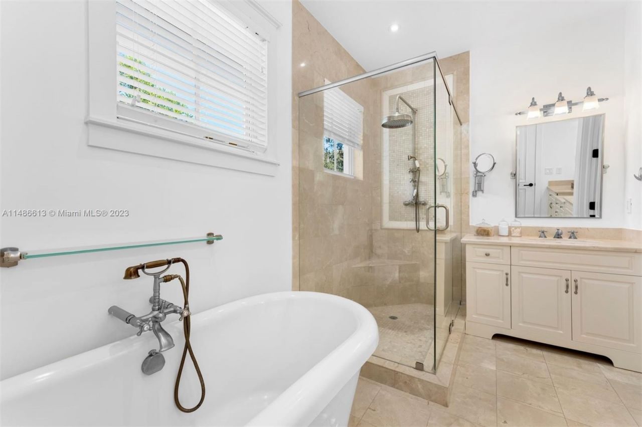 Maison à Miami, États-Unis, 450 m² - image 8