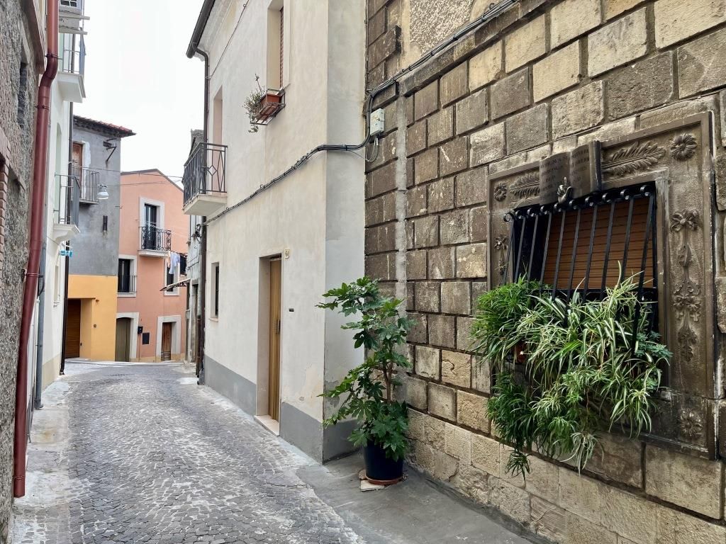 Casa adosada en Montenero di Bisaccia, Italia, 120 m² - imagen 1