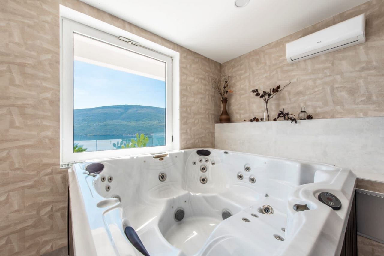 Villa in Herceg-Novi, Montenegro, 760 m² - picture 6