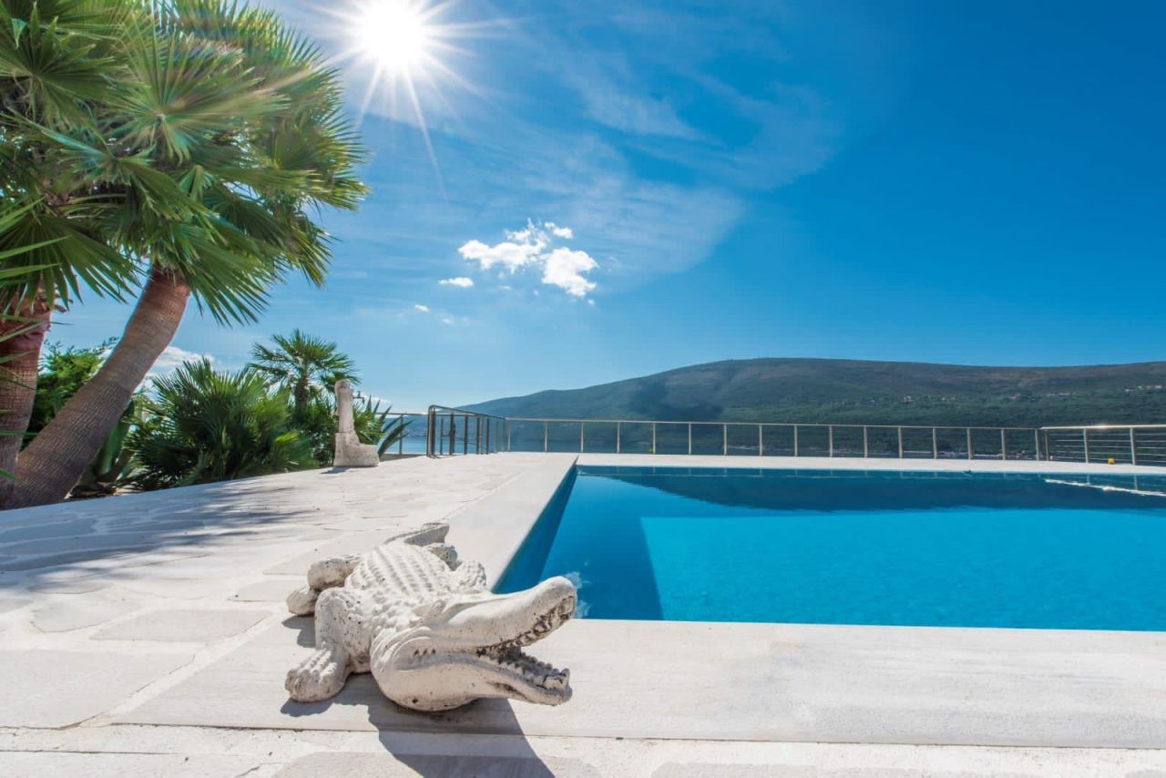 Villa in Herceg-Novi, Montenegro, 760 m² - picture 8