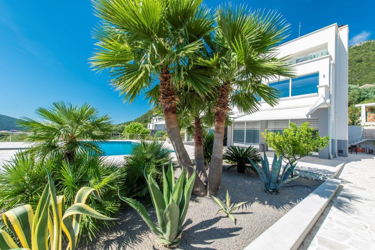 Villa in Herceg-Novi, Montenegro, 760 m² - picture 9