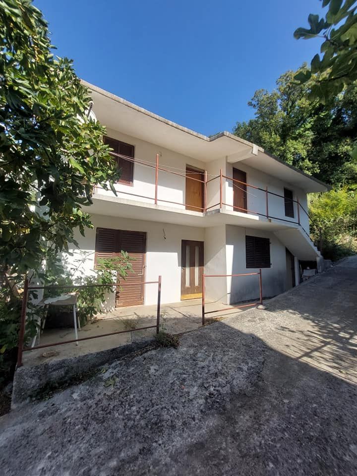 Maison à Sutomore, Monténégro, 100 m² - image 1