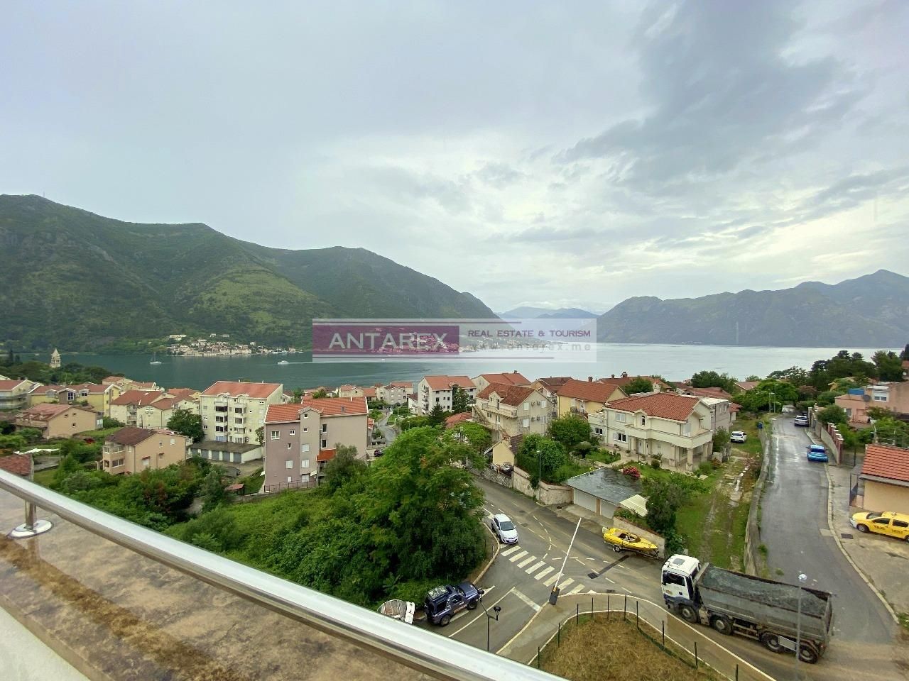 Apartamento en Dobrota, Montenegro, 53 m² - imagen 1