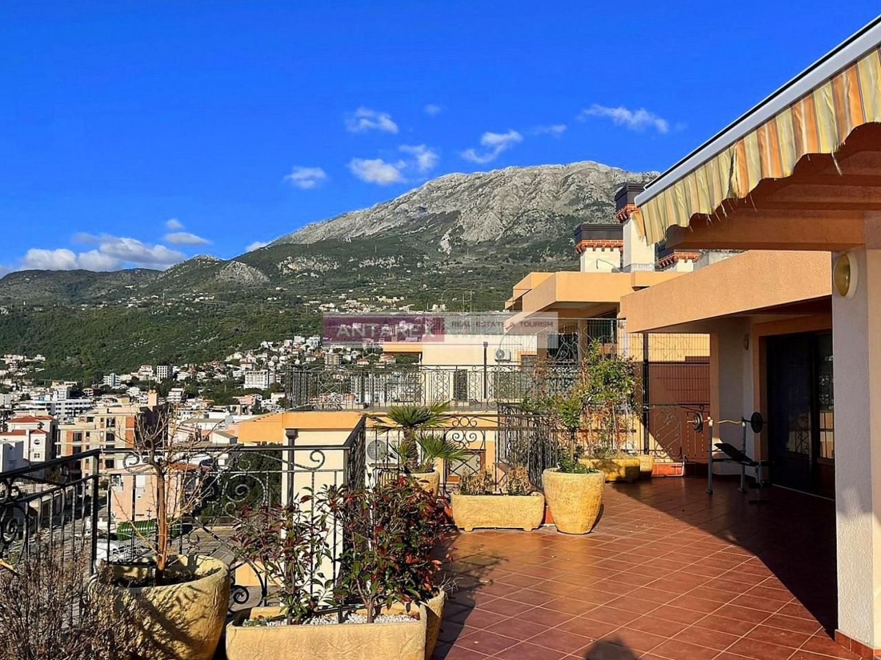 Apartment in Dobra Voda, Montenegro, 222 m² - picture 10