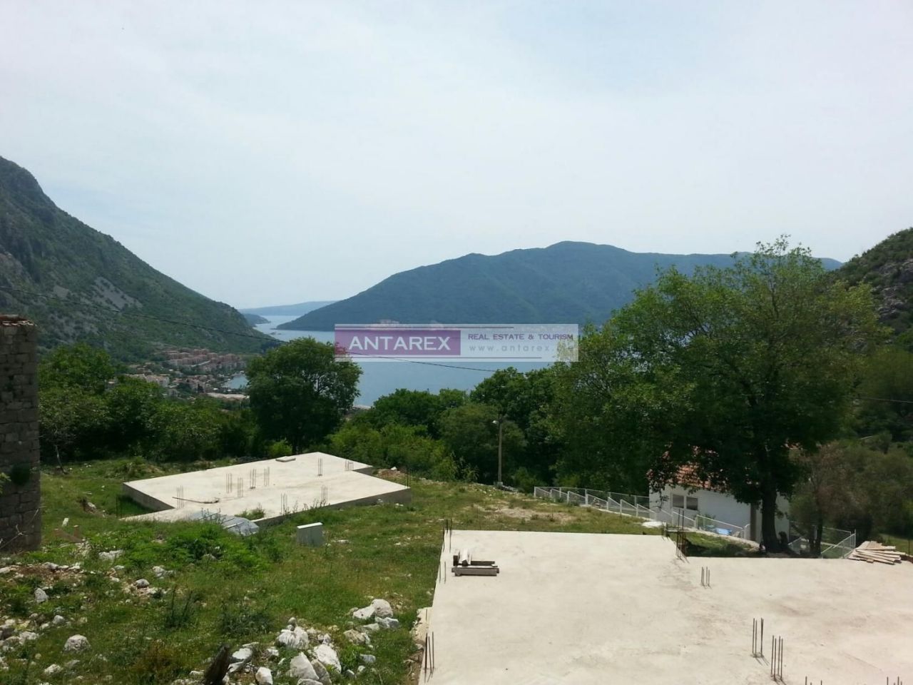 Terreno en Risan, Montenegro, 925 m² - imagen 1